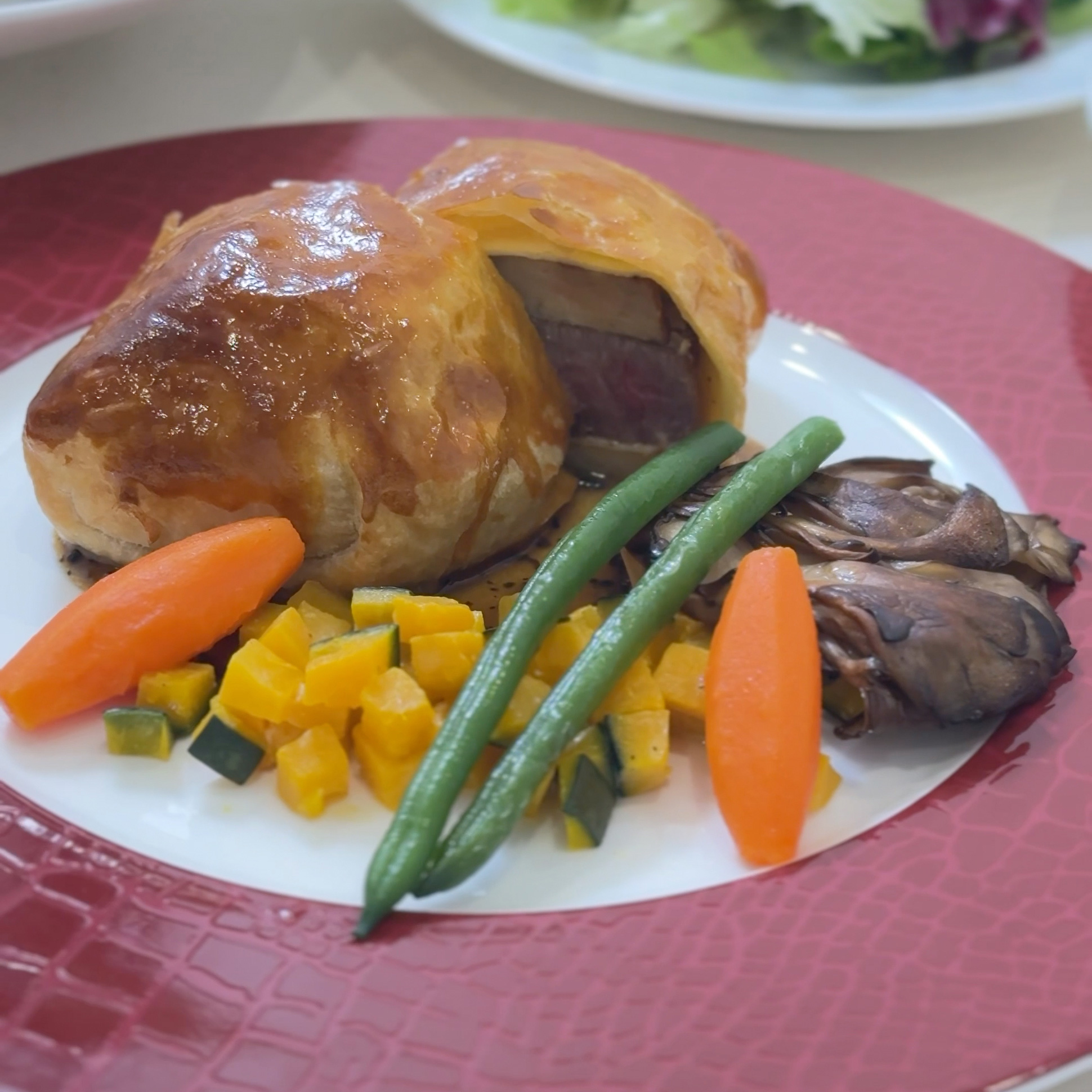 2025年12月24日Xmasディナー 黒毛和牛フィレ肉とフォアグラのパイ包み焼き トリュフ香るペリグーソース